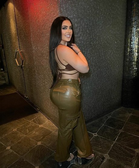 Mamiii erotic pornstar images