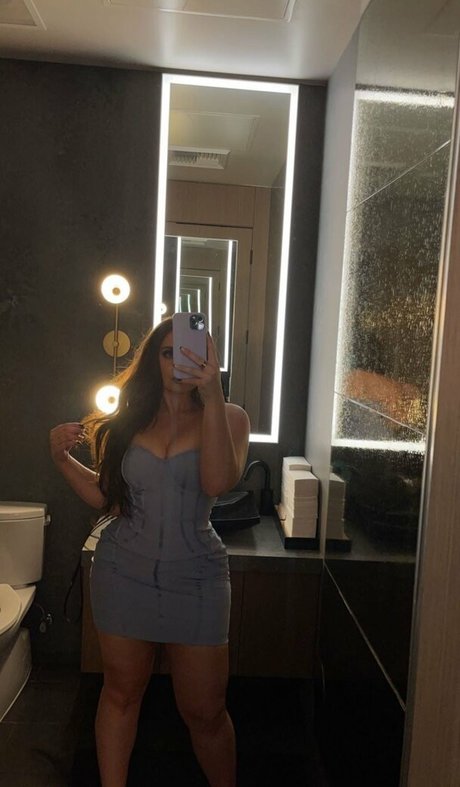 Mamiii pornstar exclusive photo