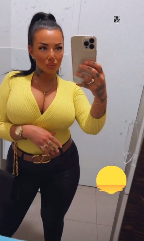 Kristina Karieva xxx model pictures