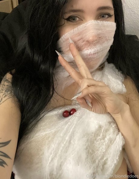 blondiedoes adult star pictures