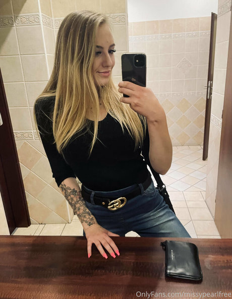 brittneyleathers star nude gallery