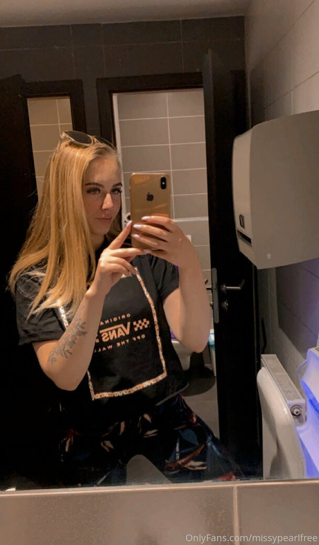 brittneyleathers nudes model img