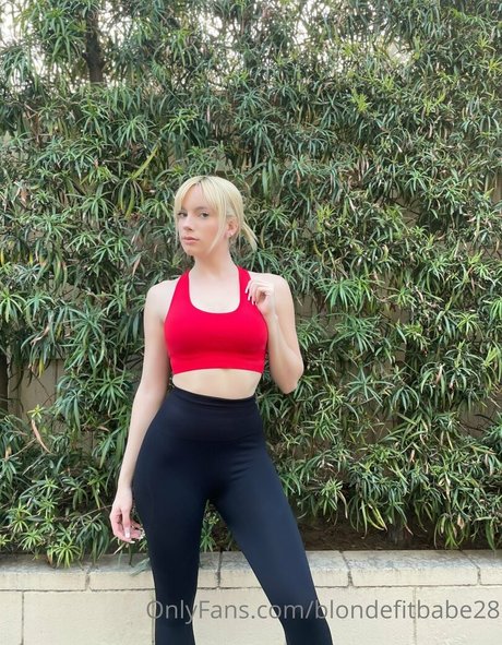 blondefitbabe28 free pornstar pic
