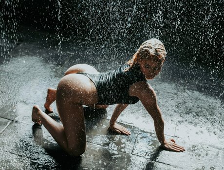 blondefitbabe28 pornstar nude galleries