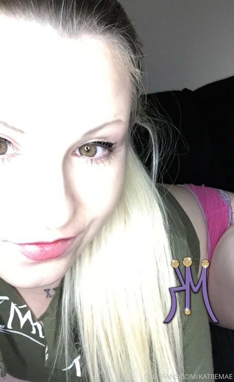 katiiemae pornstar naked photo