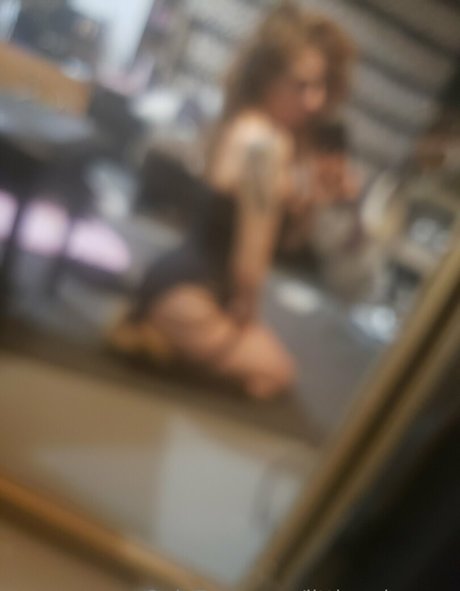 little miss zee erotic model picture