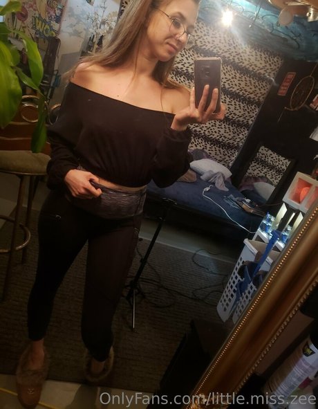 little miss zee nice actress pics