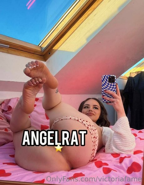 victoriafame naked model pictures