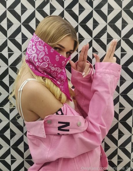 christine live pretty star archive