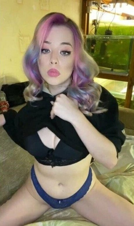 teen lesbian onlyfans sexy picture