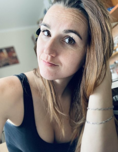 Szandra art actress pics