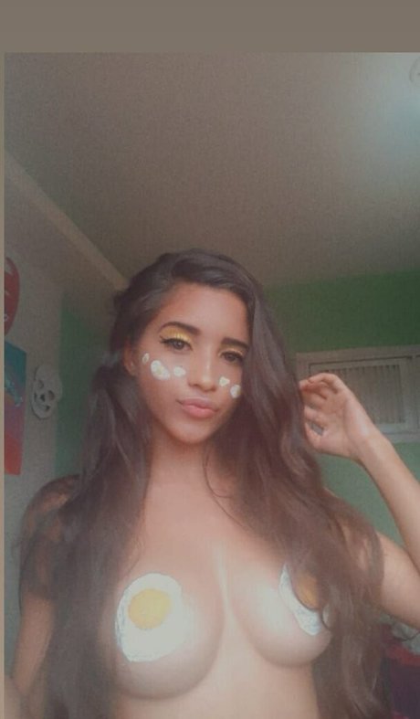 Lari Cogumelos pornstar picture