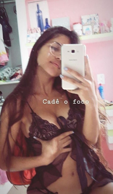 Lari Cogumelos hd actress photo