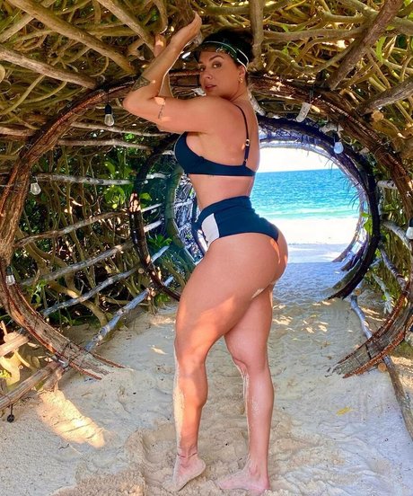 Juliana Salimeni free star photos