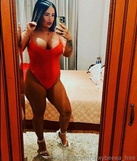 sexybeeea free exclusive model img