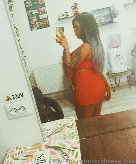 sexybeeea free erotic actress pic