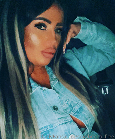 sexybeeea free star erotic images