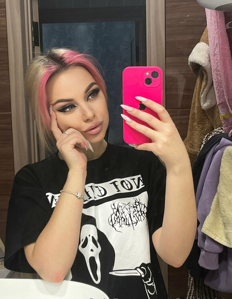 dianakussfree pornographic model pics