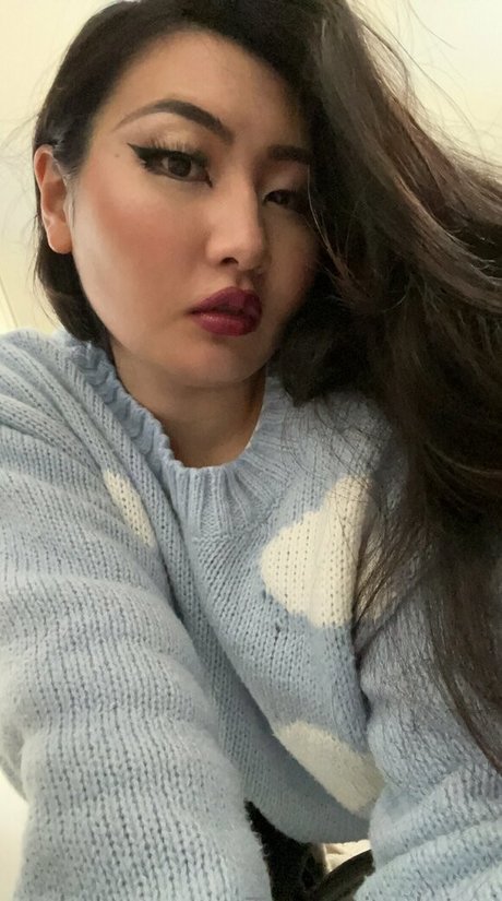 tomokorenfree erotic model pics