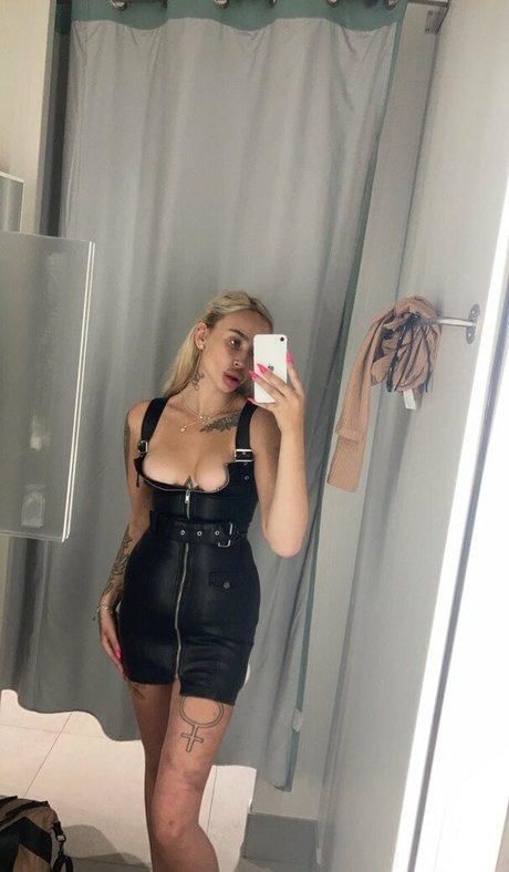 gloryhole princess onlyfans exclusive pic