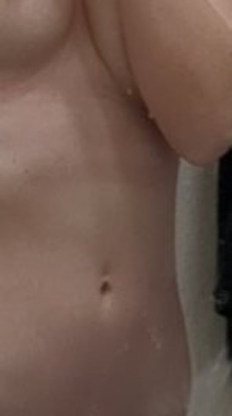 emulicious hot actress pic