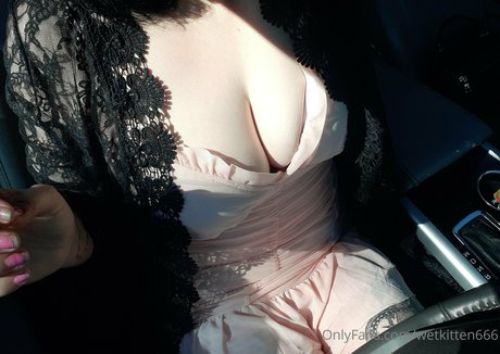 wetkitten666 free model pic