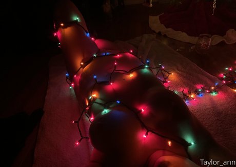 taylorann69 model naked photo