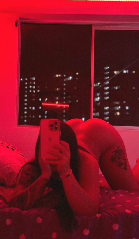 valeeenbossa erotic actress photo