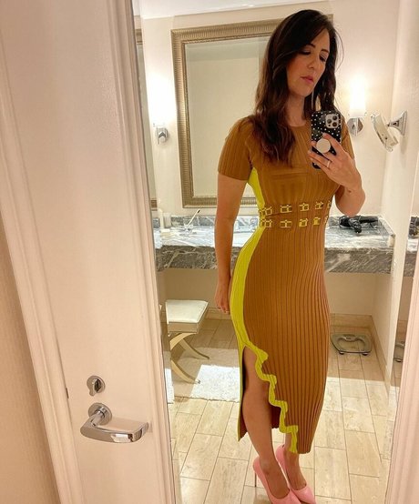 D Arcy Carden free star gallery