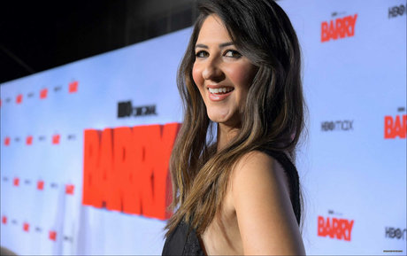 D Arcy Carden model perfect pics