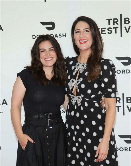 D Arcy Carden pornographic actress image