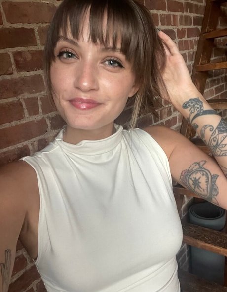 latina onlyfans exclusive image