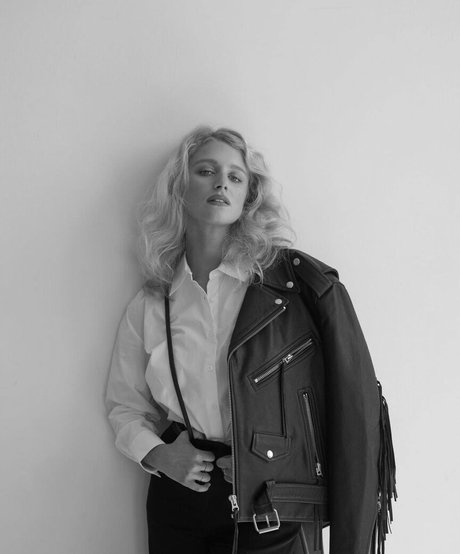 Julia Schlaepfer pornstar art image