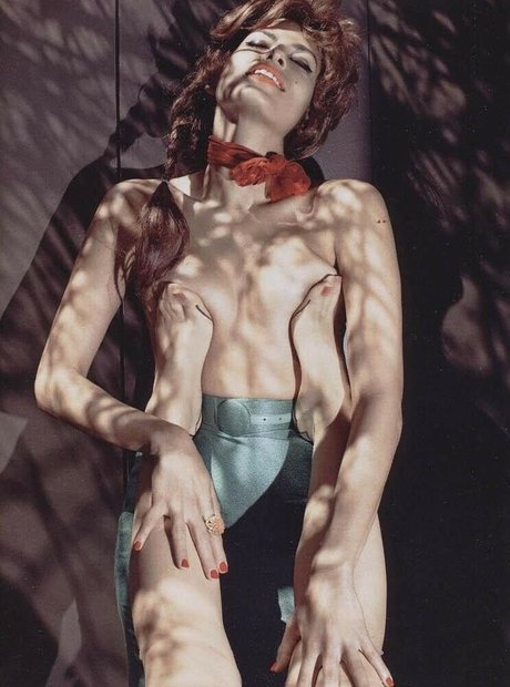 Eva Mendes high quality pornstar pictures