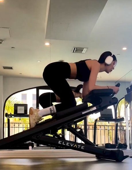 NoHaileeNo art model gallery