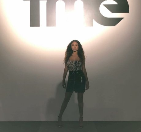 AlessiaSays star adult image