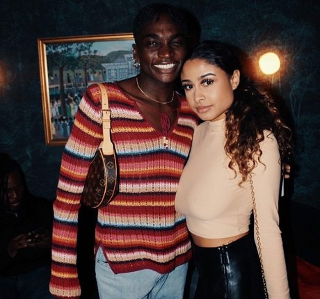 wide onlyfans adult image