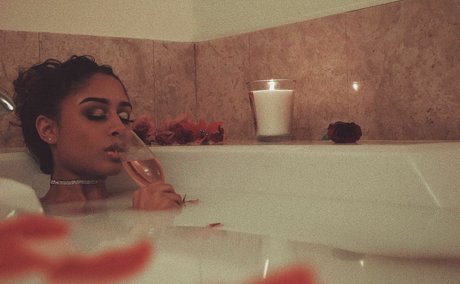 AlessiaSays porn actress archive