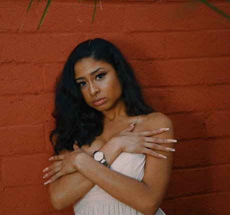 AlessiaSays erotic pornstar galleries