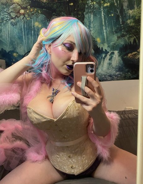 Mim Turner sex model img