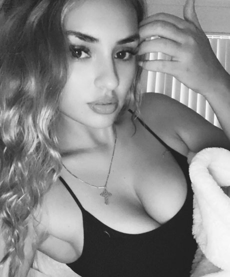 Lydia Simonis pornstar nudes images