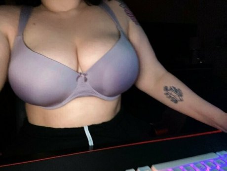 curvy muscle onlyfans sexy nudes pictures