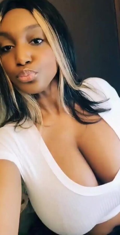 teen ladyboy onlyfans free naked photo