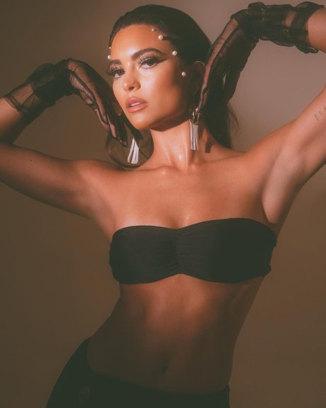 Kyra Santoro pretty pornstar archive