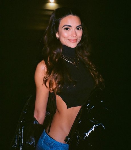 brown onlyfans sexy pic