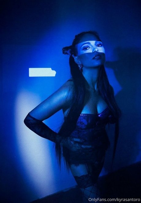 Kyra Santoro star img