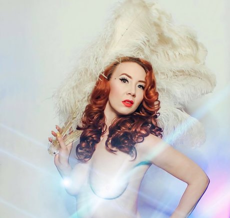 Juliette Electrique star porn image