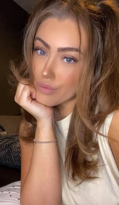 Shannon Wright model pretty pictures