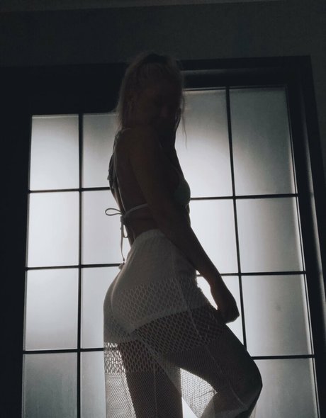 evelinpage free exclusive pornstar picture