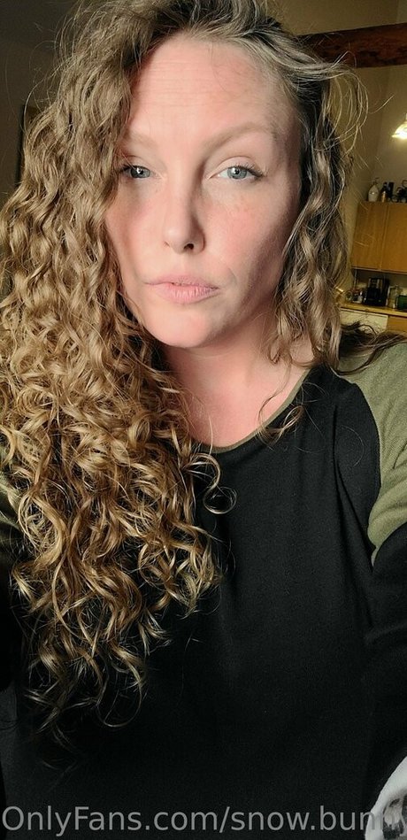 snow bunny907 model perfect photo